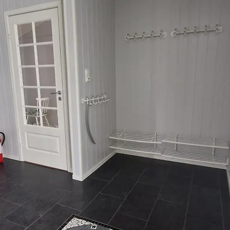 Semesterbostad Hus I Naturskjonne Omgivelser Med 3 Soverom Ramfjordbotn