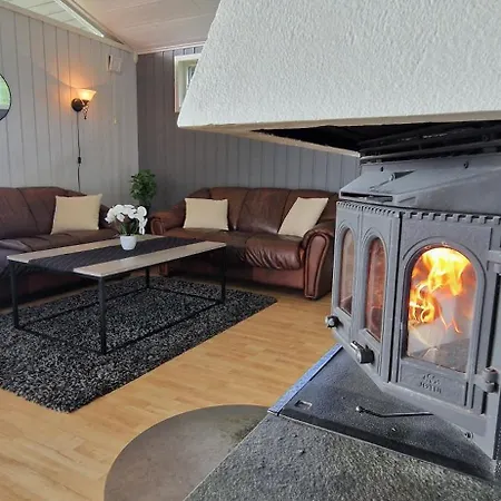 Semesterbostad Hus I Naturskjonne Omgivelser Med 3 Soverom Ramfjordbotn